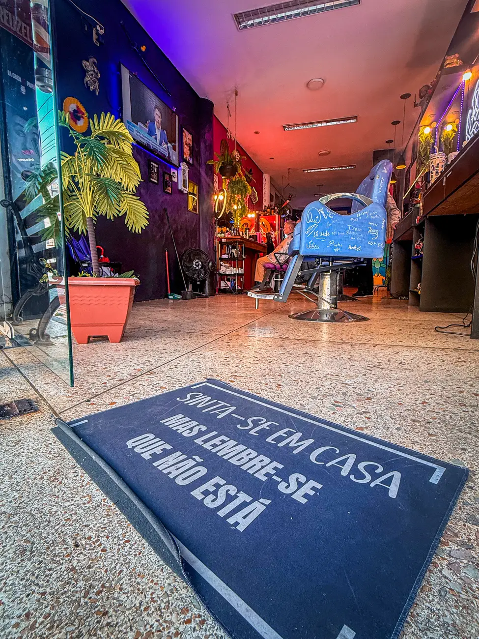Capacho na entrada: sinta-se em casa, mas lembre-se que não está